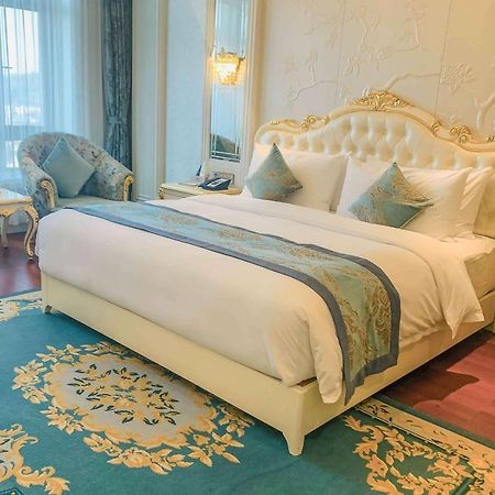 Wyndham Grand Kunming East Hotell Exteriör bild