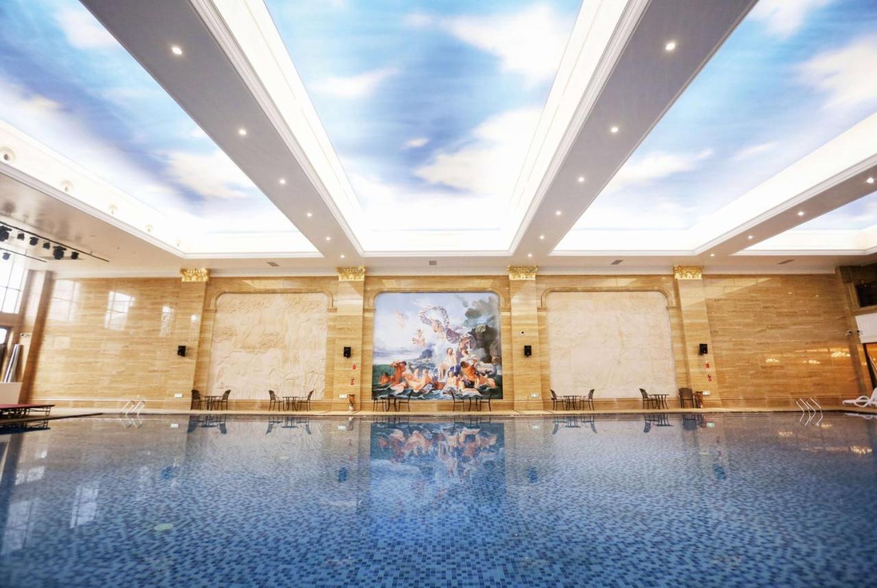 Wyndham Grand Kunming East Hotell Exteriör bild