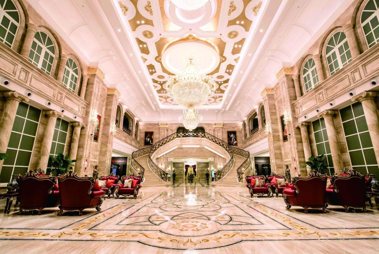 Wyndham Grand Kunming East Hotell Exteriör bild