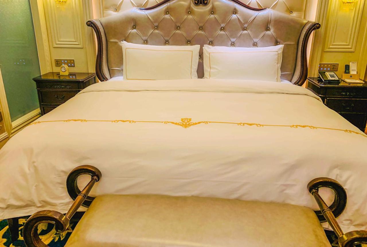 Wyndham Grand Kunming East Hotell Exteriör bild