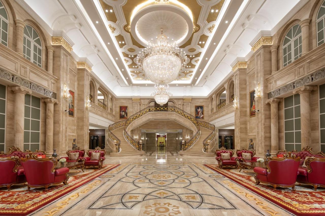 Wyndham Grand Kunming East Hotell Exteriör bild
