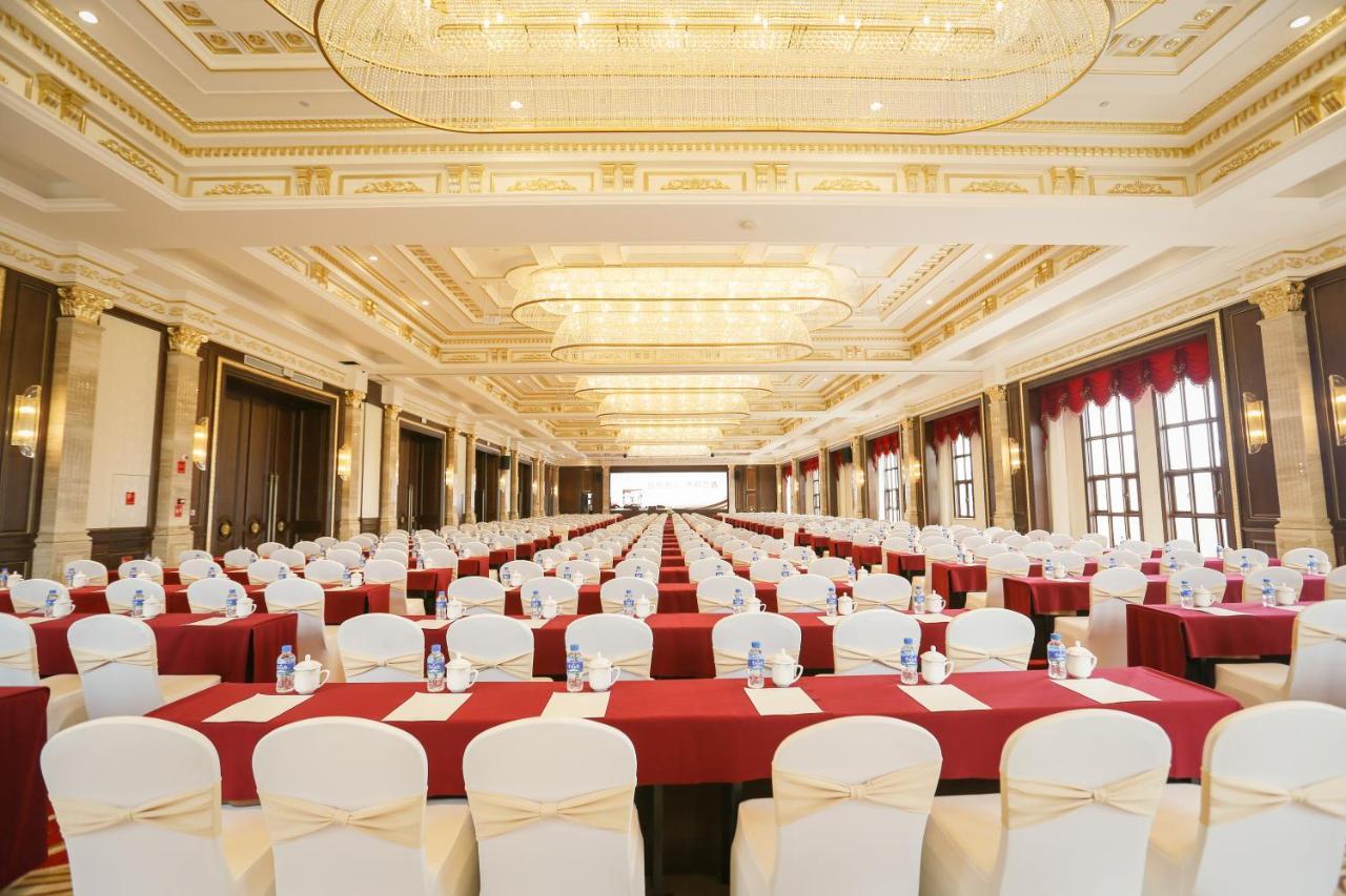 Wyndham Grand Kunming East Hotell Exteriör bild