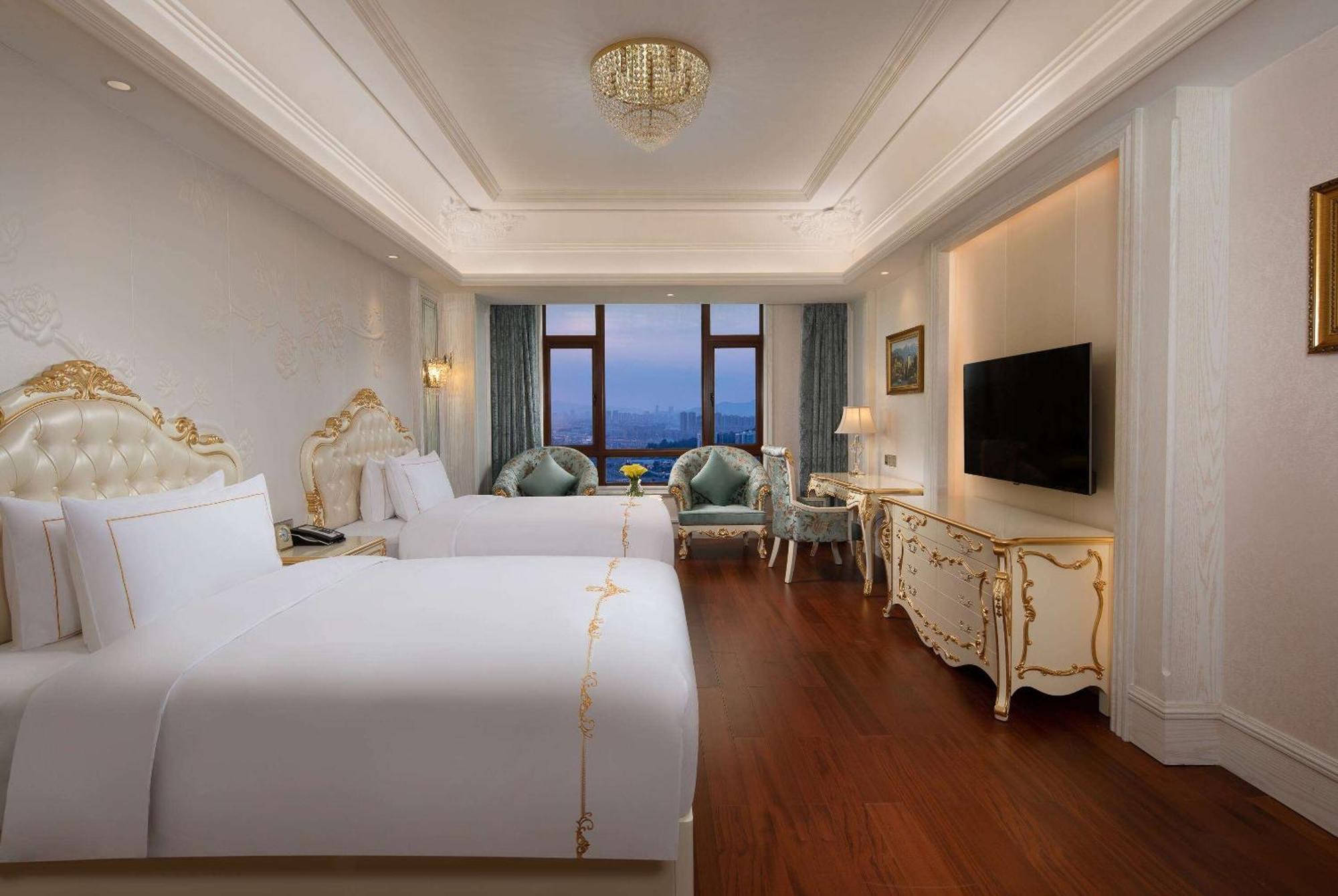 Wyndham Grand Kunming East Hotell Exteriör bild